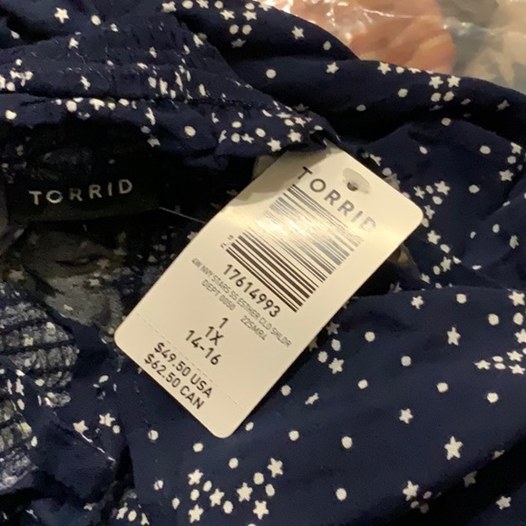 NWT! TORRID star cluster off shoulder top, 2X. - Picture 9 of 9